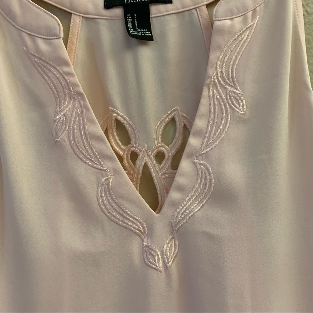 Forever 21 Sleeveless Halter Blush Pink Lace Embroidered Tank Blouse. Size Small - Picture 5 of 7